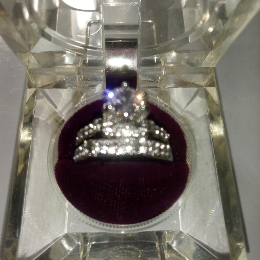 Gorgeous Wedding Set - Picture 2 of 6